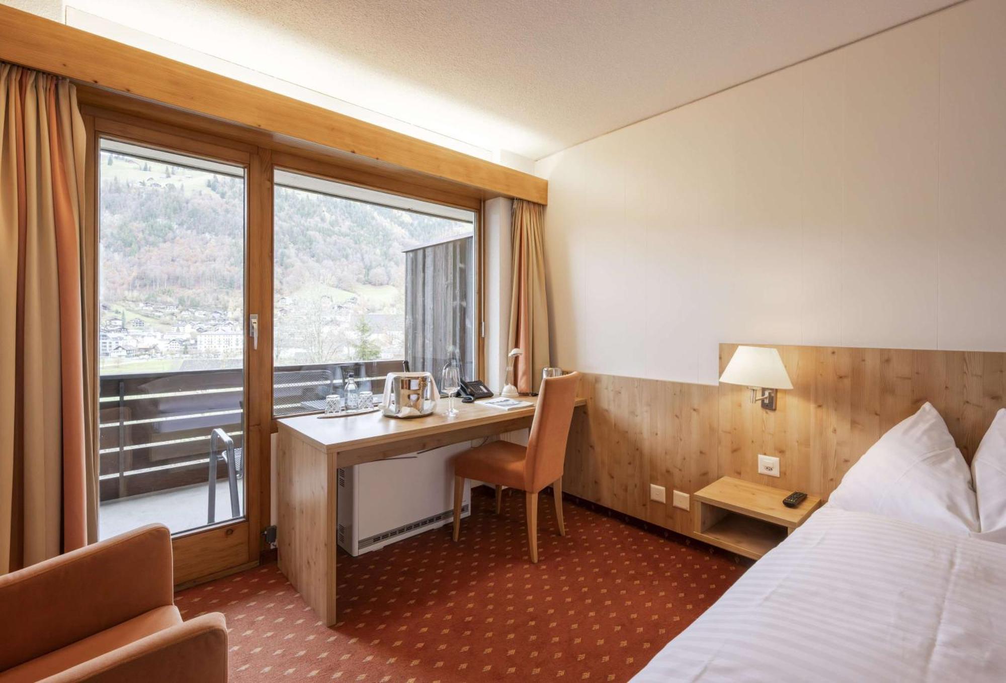 Hotel Restaurant Baenklialp Энгельберг Экстерьер фото